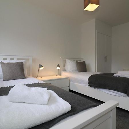 Signature - Belhaven House Hamilton Esterno foto
