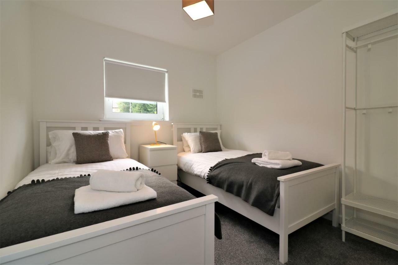 Signature - Belhaven House Hamilton Esterno foto